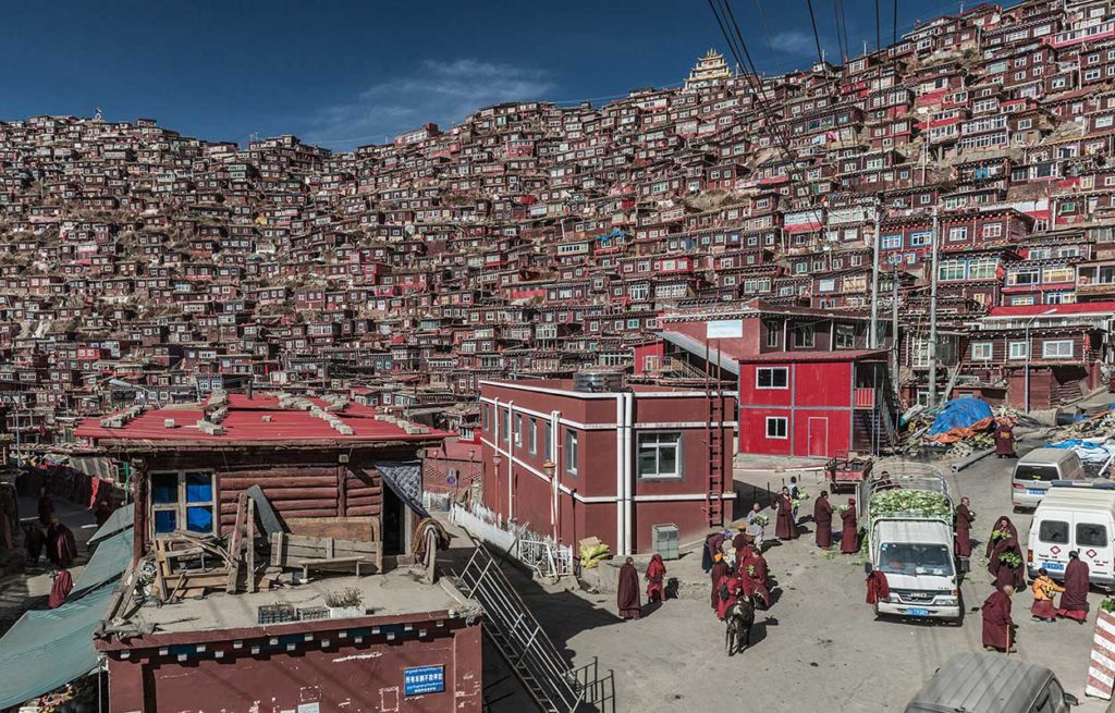 daytime larung gar